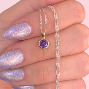 Cadena Singapur Fino Brilloso y Dije Susanita 8mm Amatista de Plata enchapado en Oro